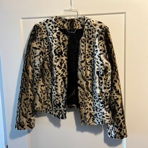 Leopard print faux fur jacket - size medium